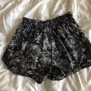 Lululemon shorts size 4